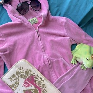 THE Iconic Juicy Couture Bubble Gum Pink Tracksuit (capris/shorts)